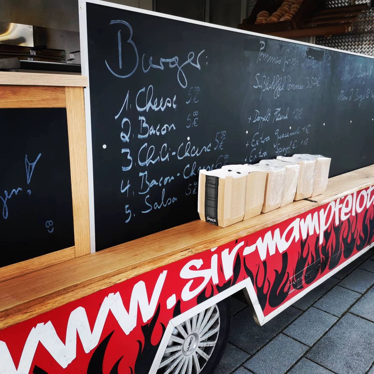 Unser Burger Foodtruck für euch in Dresden unterwegs